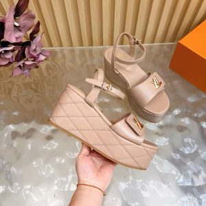 ルイヴィトン サンダル 新作