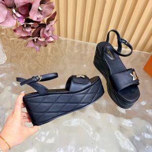 ヴィトン サンダル 厚底