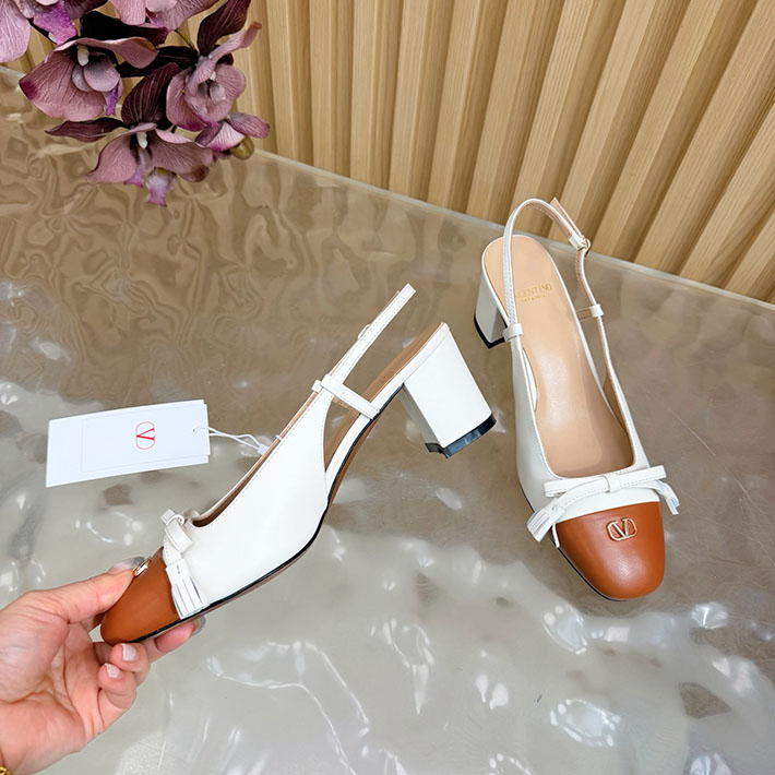 ヴァレンティノ パンプス アウトレット