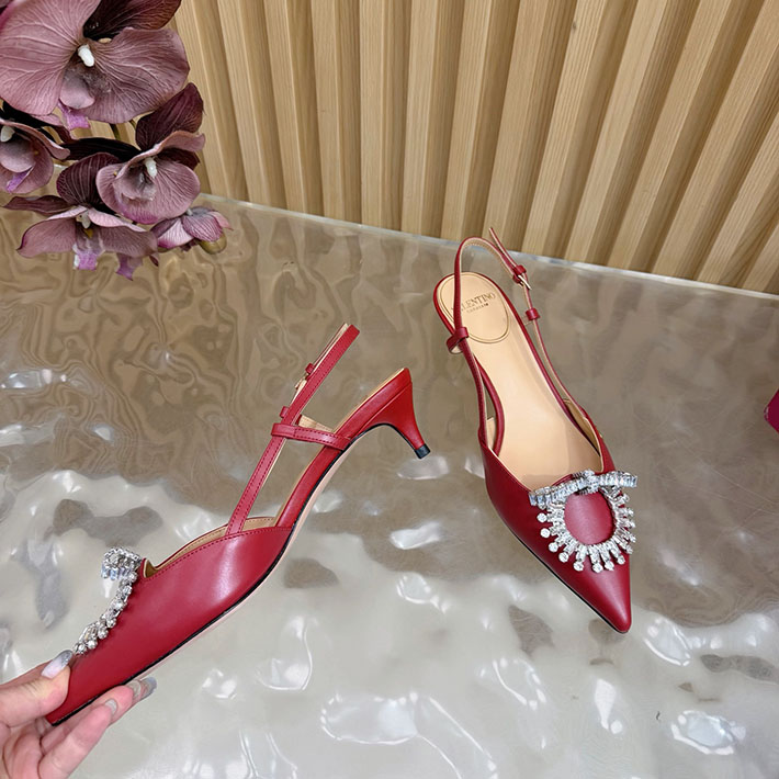 ヴァレンティノ 靴 シューズ レディース VALENTINO 40mm レザースクエアビジューパンプス 2628219 ヴァレンティノ パンプス 赤 - 画像 (2)