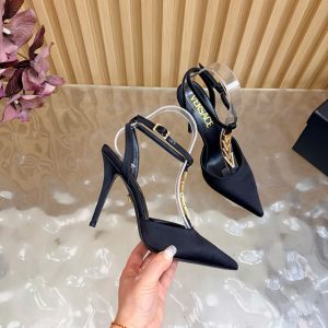 ヴェルサーチェ パンプス