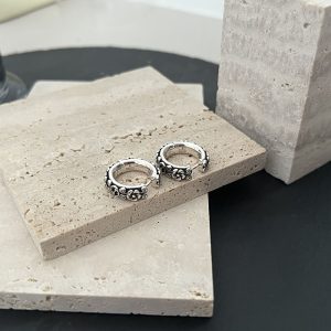 グッチ ピアス シルバー