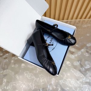 プラダ パンプス アウトレット