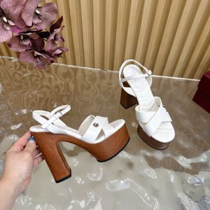 グッチ サンダル 厚底