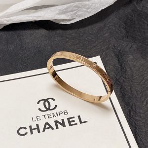 シャネル アクセサリー 安い