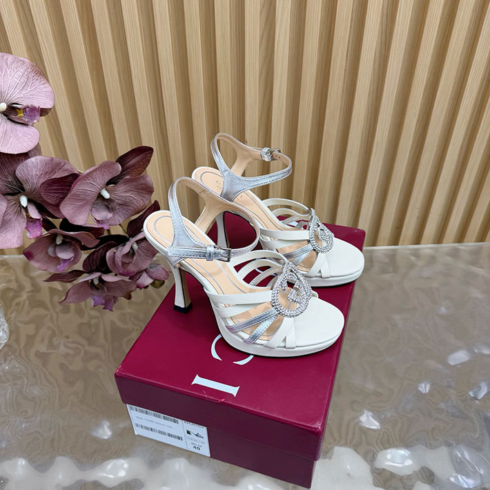 グッチ直営アウトレット店 GUCCI 105mm pump with crystal Interlocking G 2628316 グッチ 店舗 アウトレット - 画像 (2)