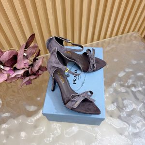 プラダ サンダル 新作