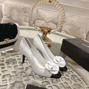 シャネル パンプス 白