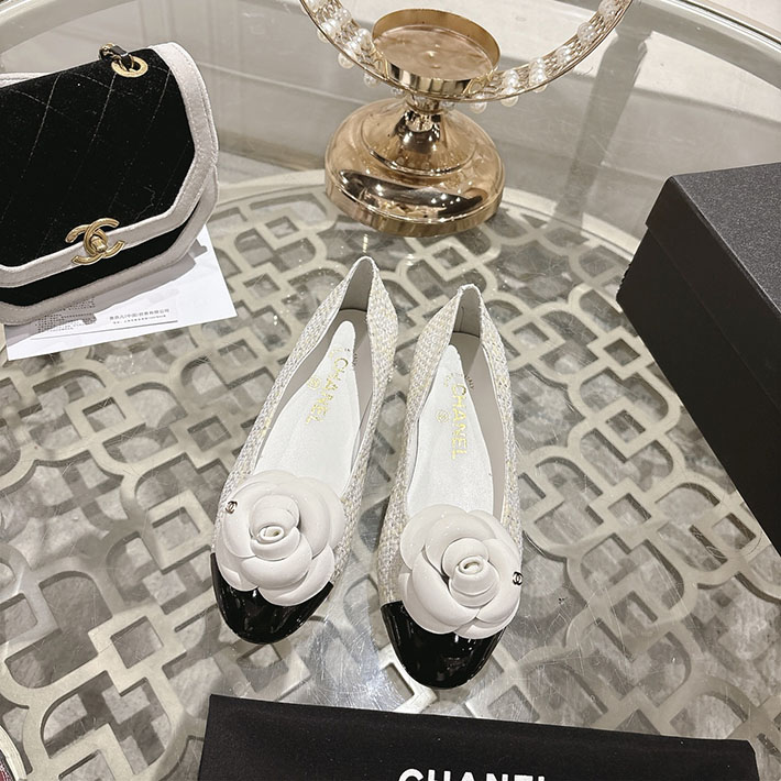 最高級シャネルスーパーコピー CHANEL 45mm 大人気バレリーナ フラットシューズ ホワイト 2628388 シャネル バレエシューズ 人気 - 画像 (4)