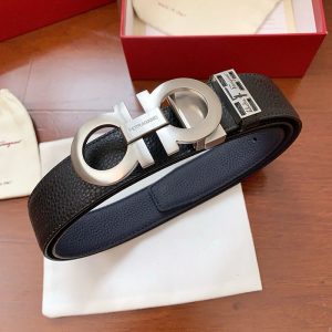 フェラガモ ベルト コーデ