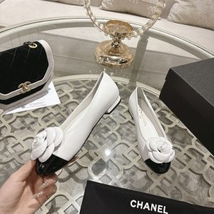 シャネル パンプス 白