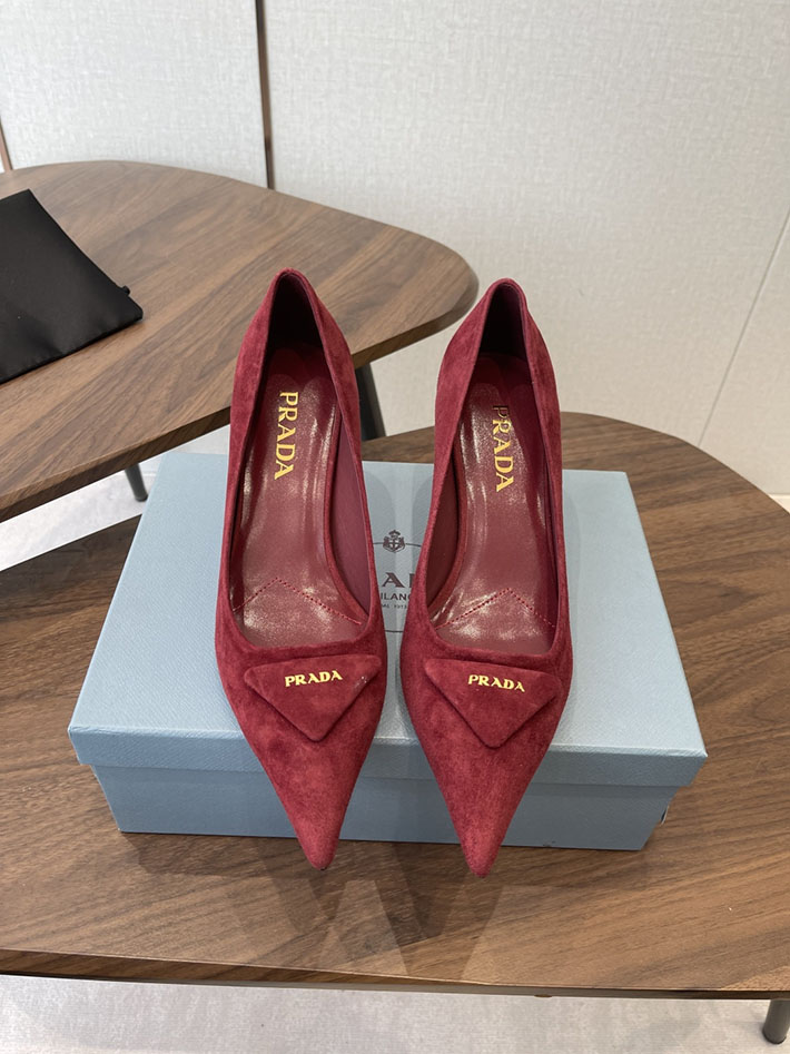 プラダ 靴 シューズ レディース 海外通販 PRADA 75mm バーガンディ スエード パンプス レッド 2628409 プラダ パンプス アウトレット - 画像 (5)