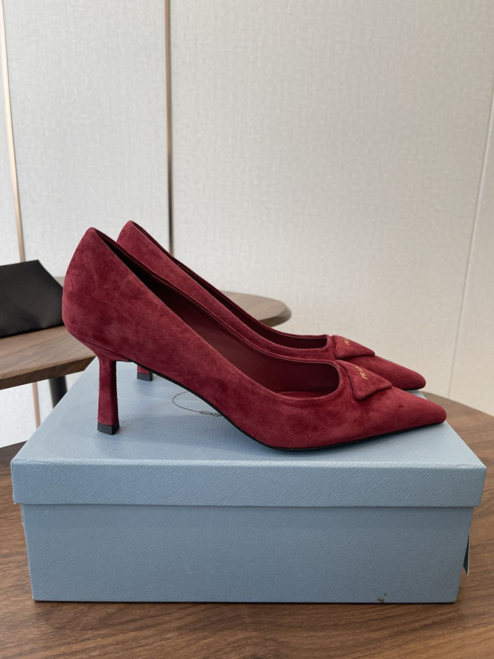 プラダ 靴 シューズ レディース 海外通販 PRADA 75mm バーガンディ スエード パンプス レッド 2628409 プラダ パンプス アウトレット - 画像 (4)
