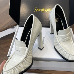 ローファー レディース 歩きやすい