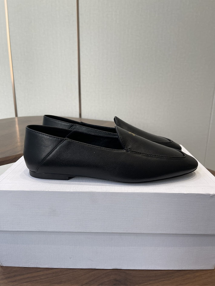 レディース 最高級セリーヌスーパーコピー CELINE オーラ ローファー ゴートスキン ライブラック 2628452 セリーヌ ローファーコーデ - 画像 (4)