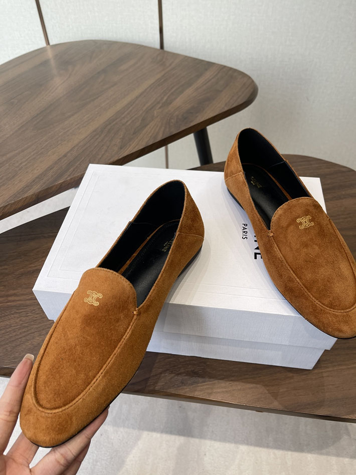 セリーヌ ローファー トリオンフ