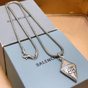 ネックレス メンズ ブランド 人気