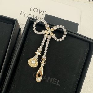 シャネル ブローチ 激安