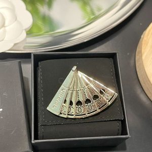 シャネル ブローチ おすすめ