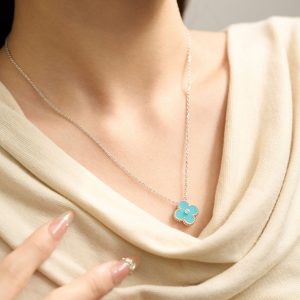 ヴァン クリーフ ネックレス 青