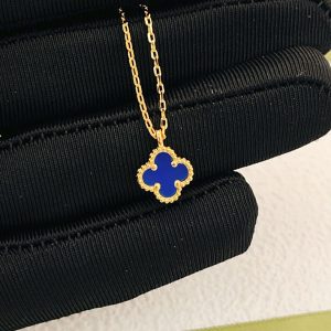 ヴァンクリーフ ネックレス 芸能人