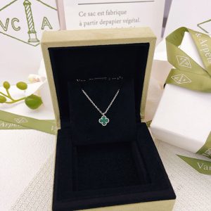 ネックレス 安い ブランド