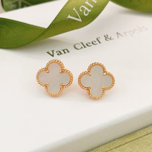 もらって 嬉しいピアス ブランド