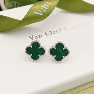 大人 可愛い ピアス ブランド