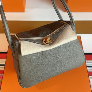 リンディ26 エトゥープ