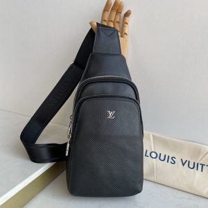 アヴェニュー スリングバッグ 新作