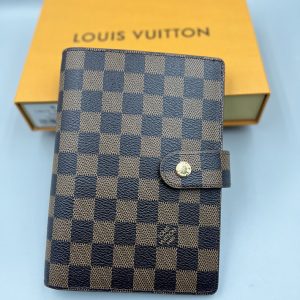 ルイヴィトン アジェンダ ビューロー