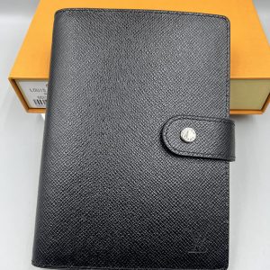 ルイヴィトン 手帳 アジェンダ