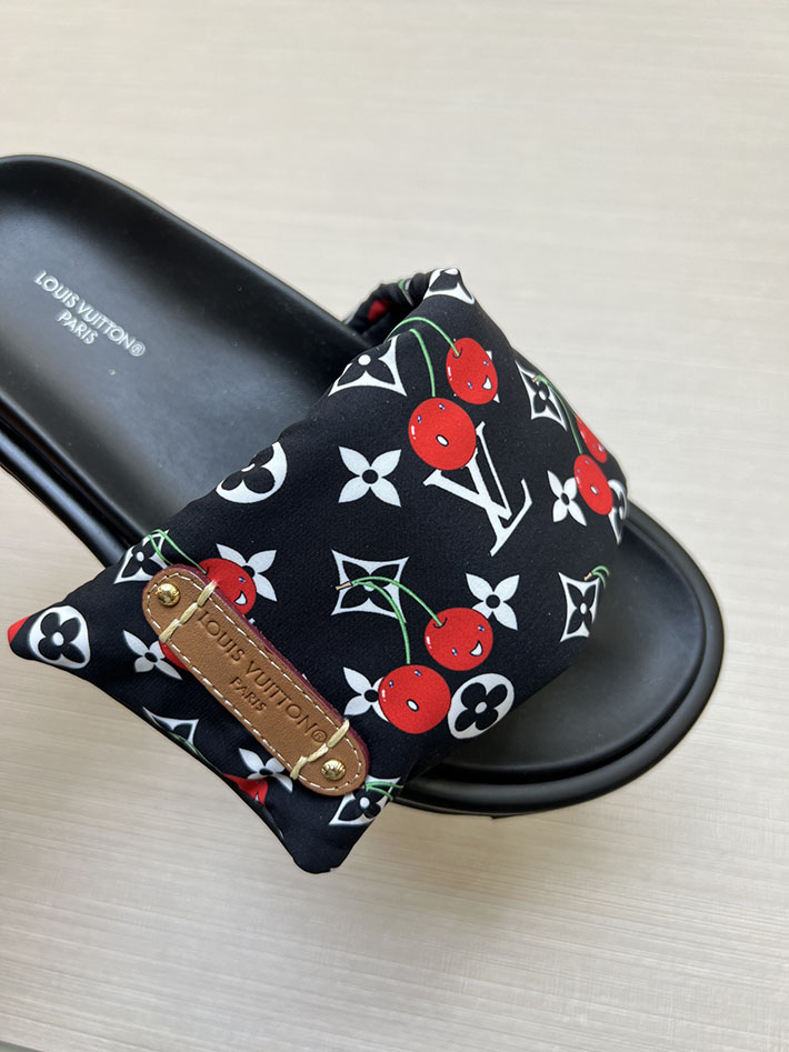 メンズ・レディース兼用 ルイヴィトン サンダル Louis Vuitton x TM プールピロー ミュール 2629017 ルイヴィトン 靴 黒 - 画像 (7)