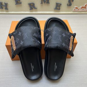 ルイヴィトン サンダル 黒