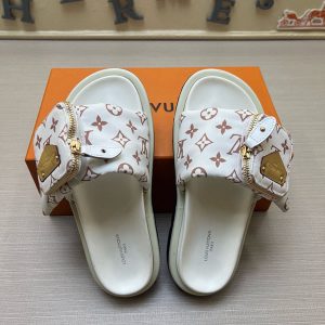 長時間歩いても疲れないサンダル おしゃれ