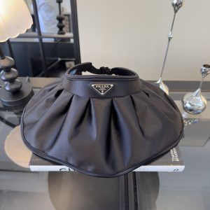 プラダ 帽子 レディース