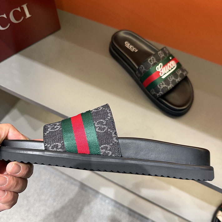 グッチ直営アウトレット店 GUCCI ラバーメンズ スライドサンダル シューズ 2629081 グッチ サンダル メンズ - 画像 (5)