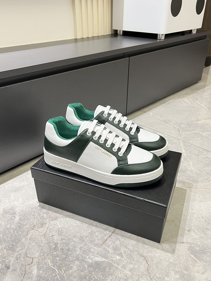 サン ローラン スニーカー 芸能人