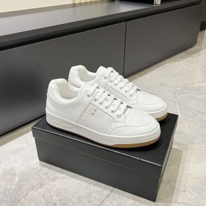 サン ローラン アウトレット どれくらい 安い