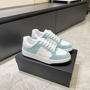 流行りのスニーカー メンズ