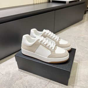 スニーカー メンズ 人気ランキング