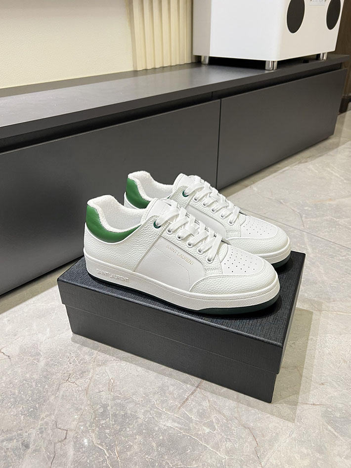 スニーカー 安い ブランド