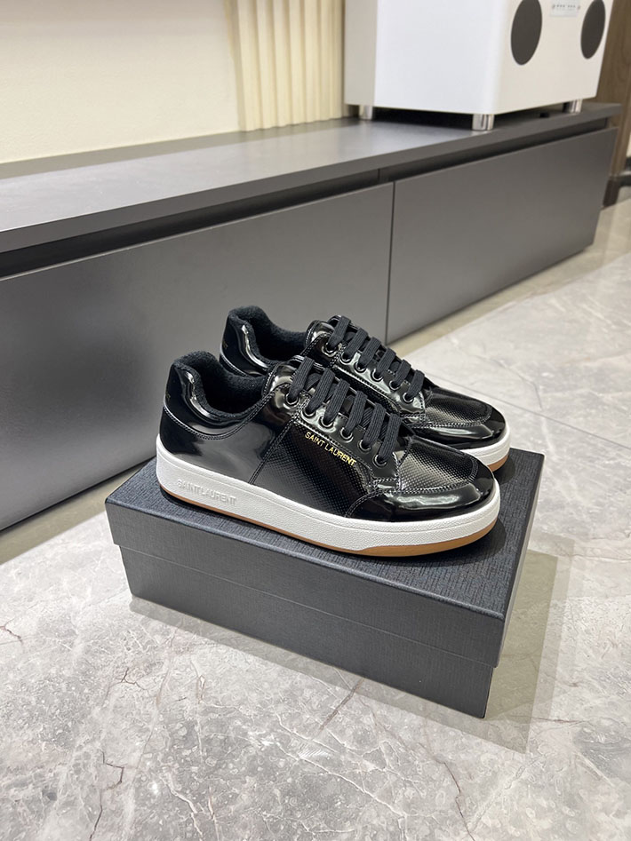 スニーカー 安い 店 大阪