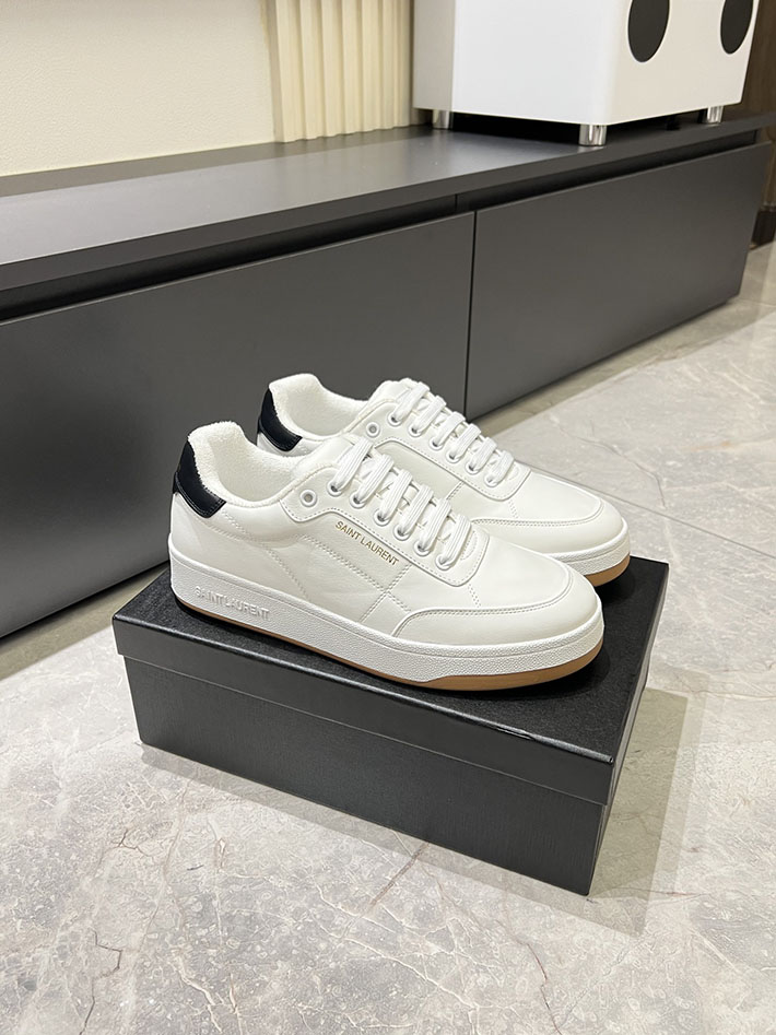 スニーカー かっこいい 安い