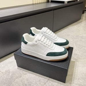 スニーカー 人気 高校生