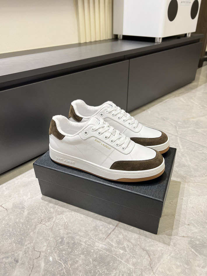 品揃え豊富な靴屋 大阪