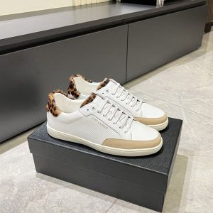 海外 スニーカー 流行り メンズ