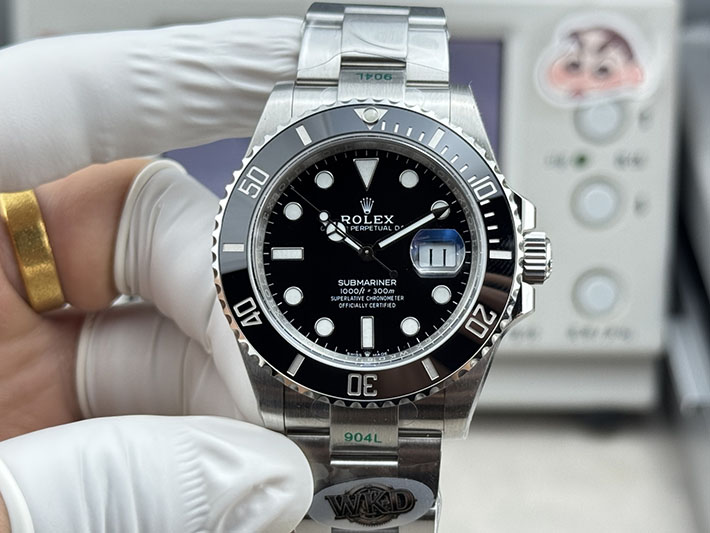 ロレックス サブマリーナー 定価