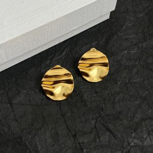 セリーヌ ピアス 安い