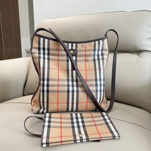 バーバリー バッグ ナイロン